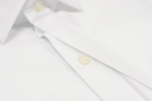 ウイングカラーシャツ　フロントボタン　前立て