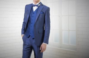 ライトグレーのショートタキシード